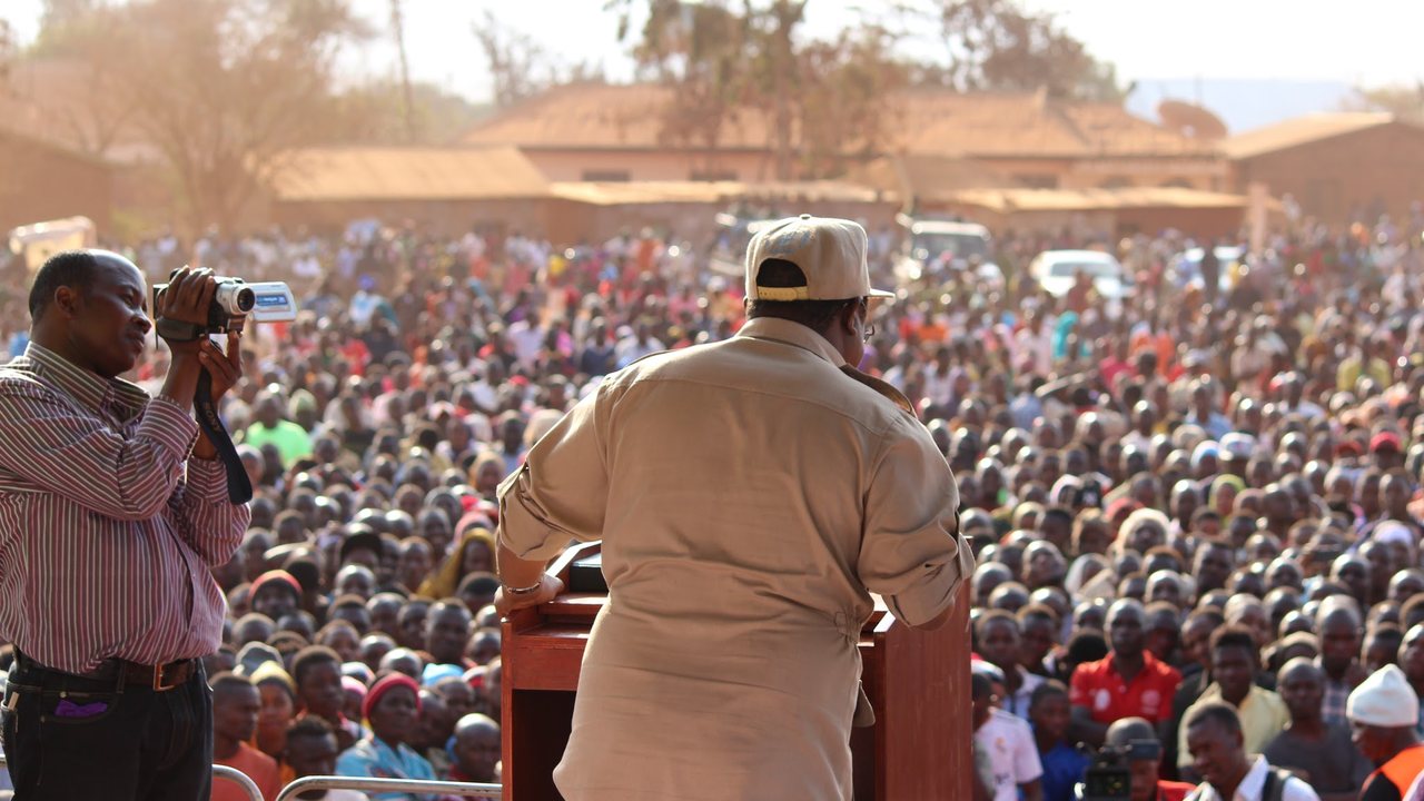 Archival rear view of Tundu Lissu addressing a large campaign crowd in Kibaigwa, Tanzania, in 2015