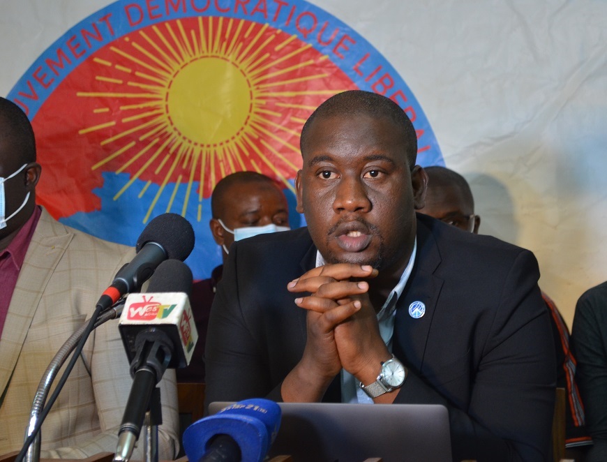 Guinean opposition leader Aliou Bah speaking at a MoDeL press conference in 2021