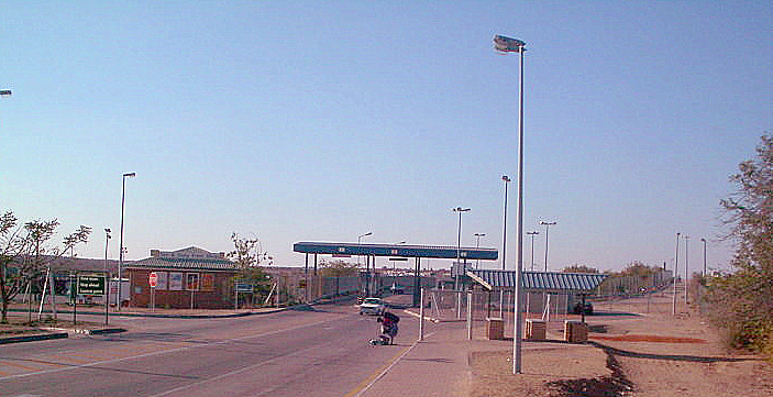 Beitbridge border post between South Africa and Zimbabwe